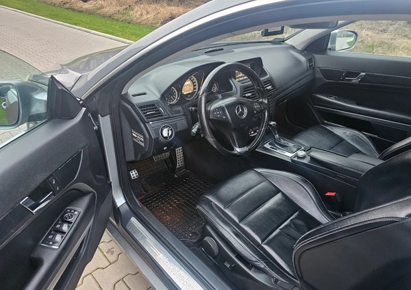 Mercedes-Benz Klasa E cena 44900 przebieg: 250000, rok produkcji 2009 z Międzyzdroje małe 137